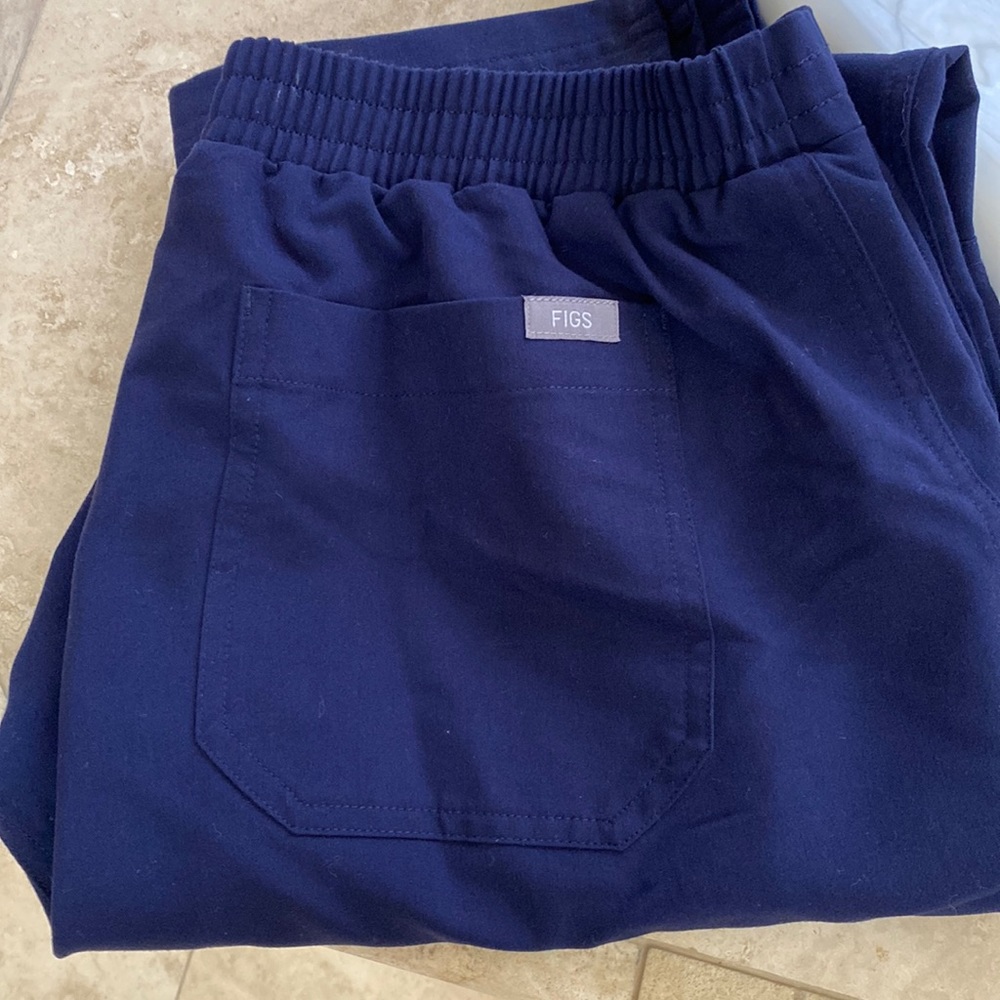 Figs Navy Yola scrub pants. Medium, tall
